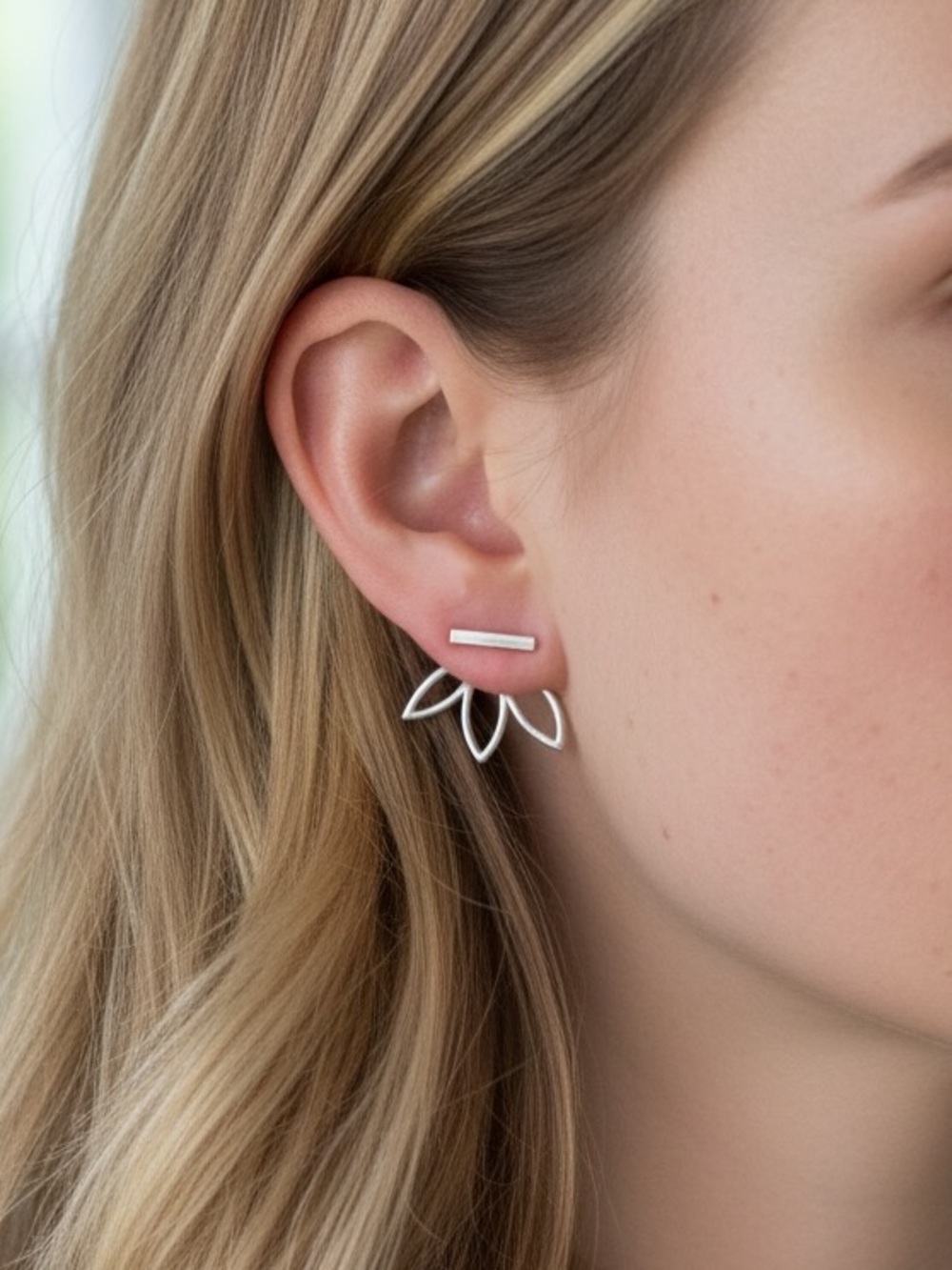 Minimalist Boho Indie Leaf/Flower Stud Earrings - Picture 2 of 5